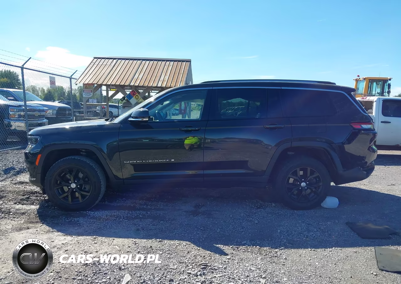 2022 Jeep Grand Cherokee L Limited 4X4 VIN:1C4RJKBG5N8617283 - 14