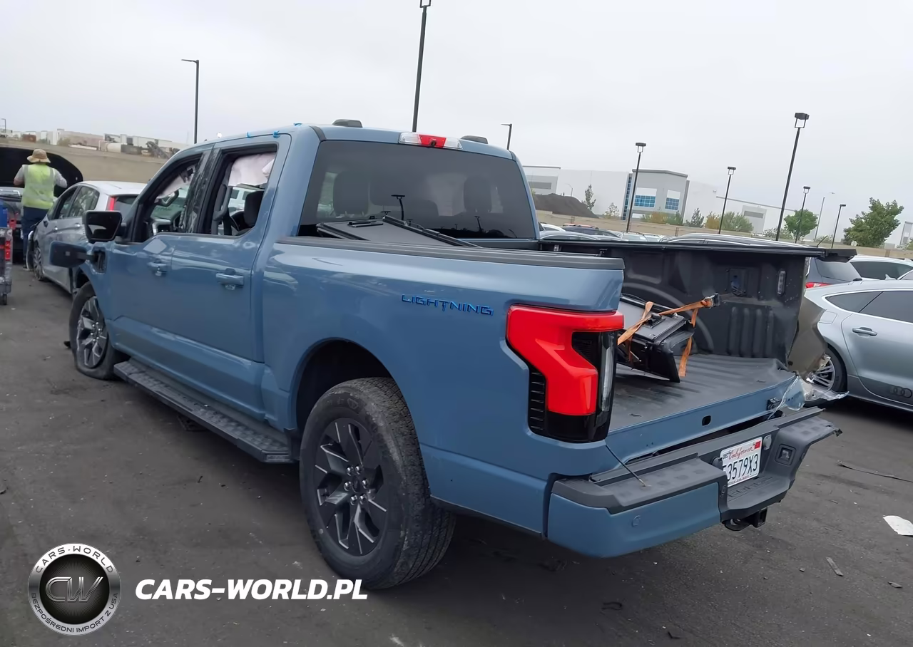2023 Ford F-150 Lightning Xlt VIN:1FT6W1EV5PWG29585 - 3