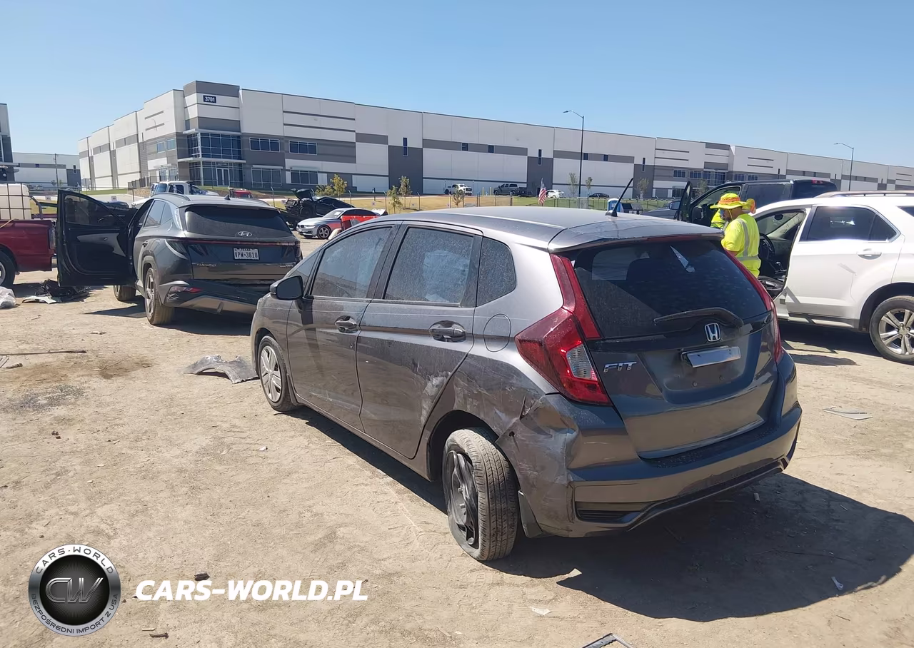 2019 Honda Fit Lx VIN:3HGGK5H44KM737393 - 3