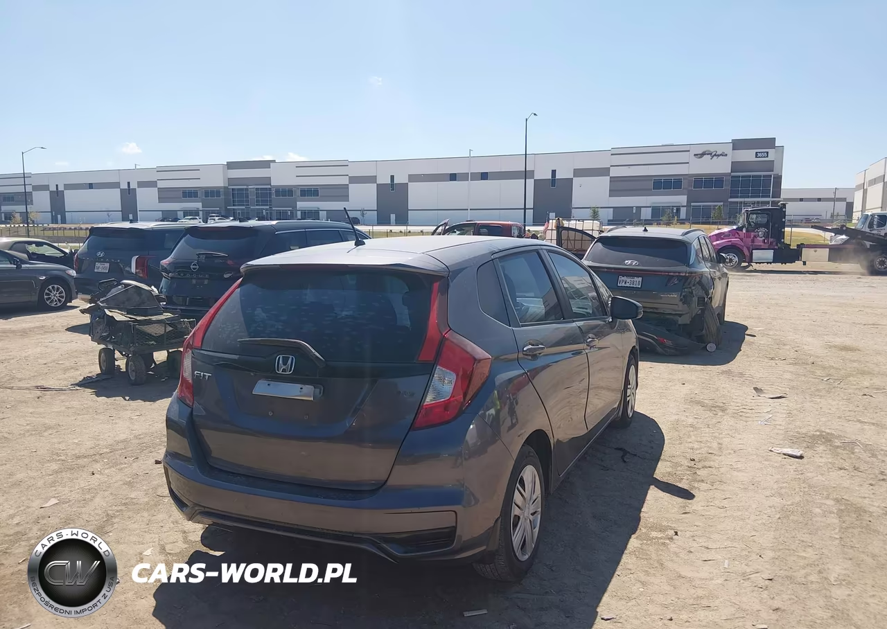 2019 Honda Fit Lx VIN:3HGGK5H44KM737393 - 4