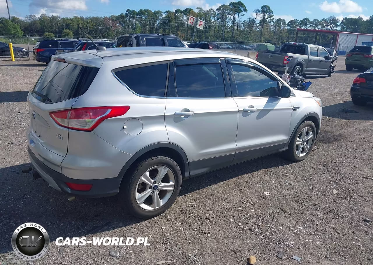 2016 Ford Escape Se VIN:1FMCU9GX5GUB93057 - 4