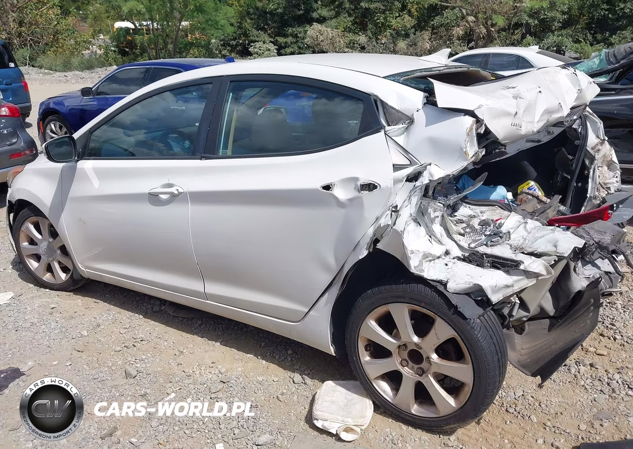 2013 Hyundai Elantra Limited VIN:5NPDH4AE7DH322526 - 3