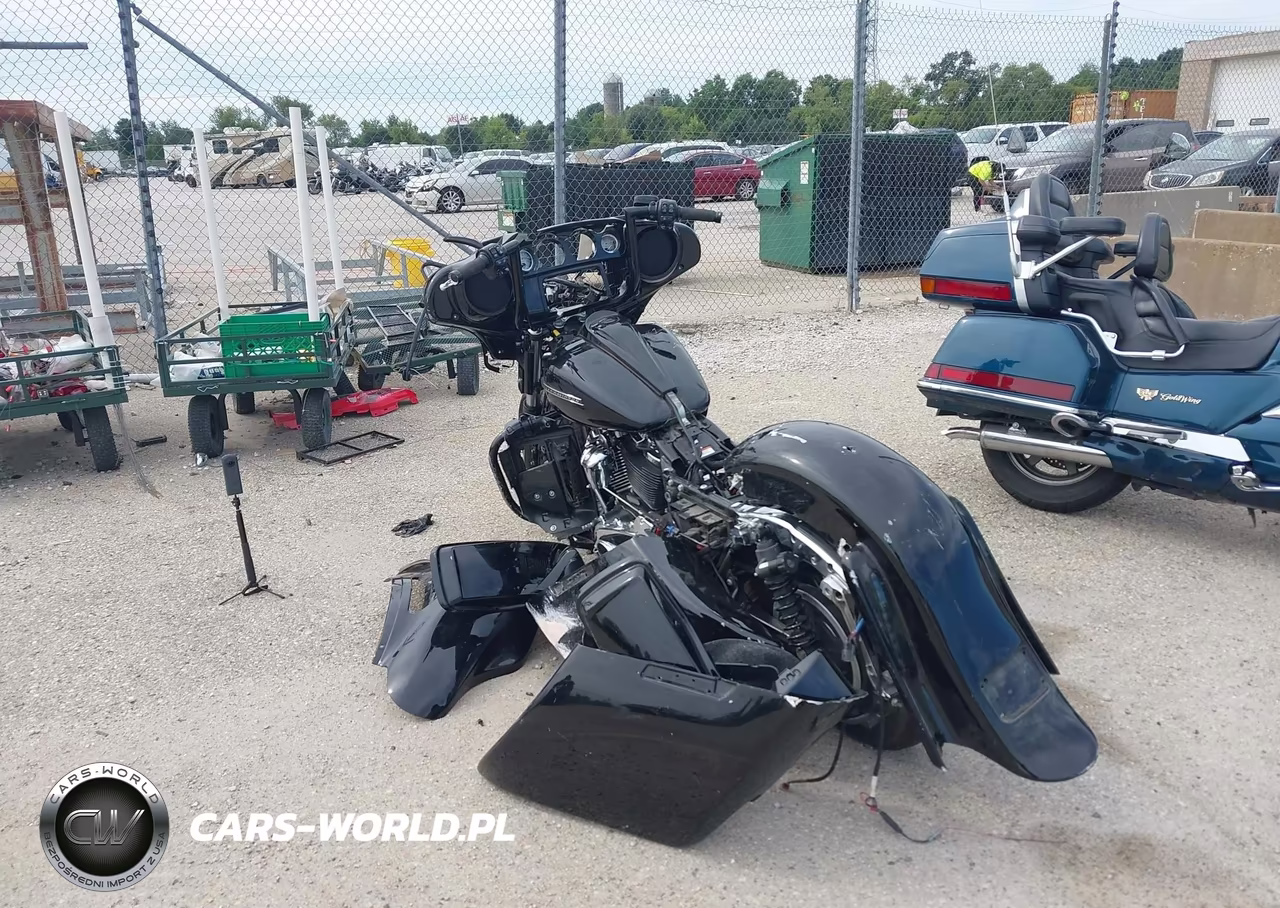 2023 Harley-Davidson Flhx VIN:1HD1KBC18PB637049 - 3