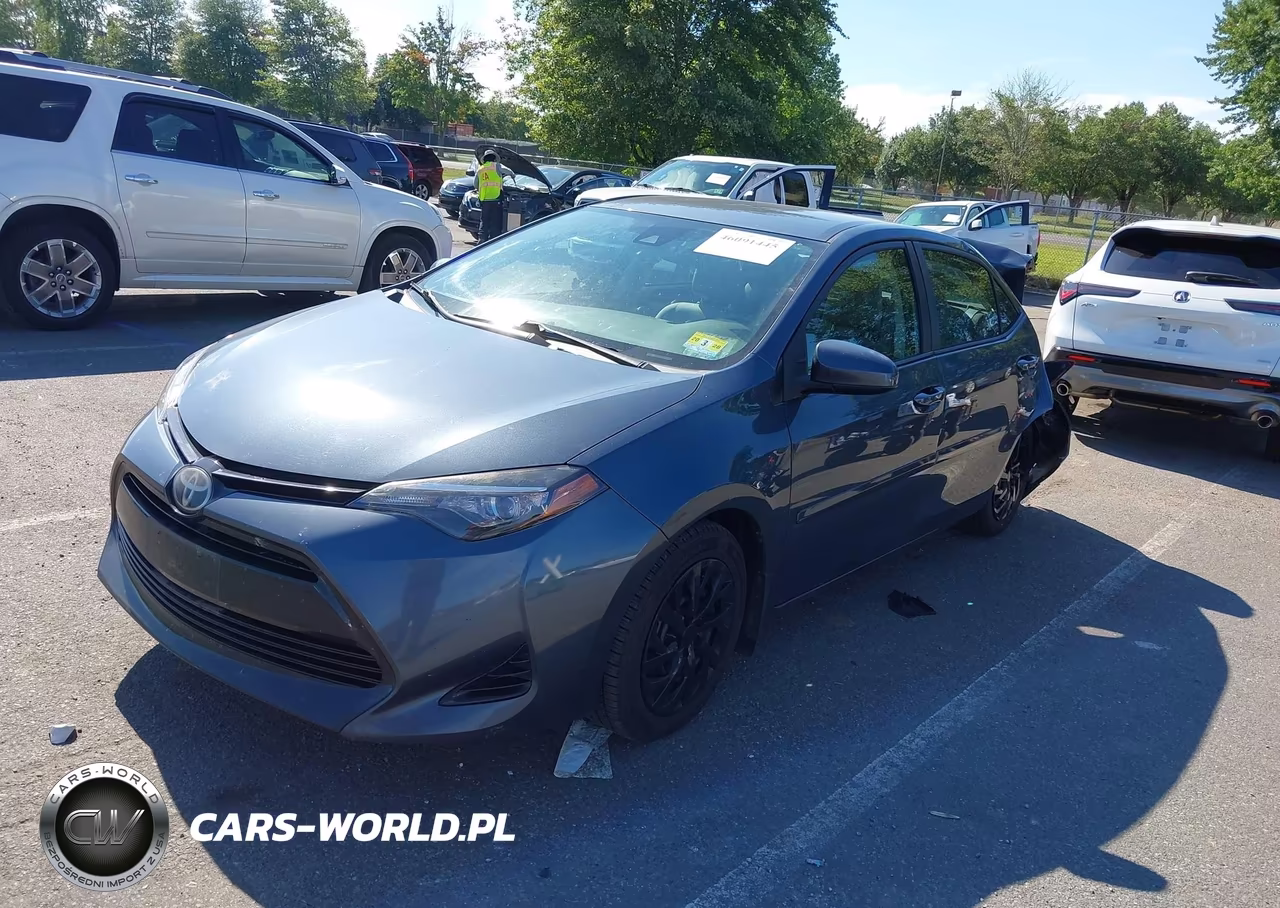 2017 Toyota Corolla Le VIN:2T1BURHE2HC807901 - 2