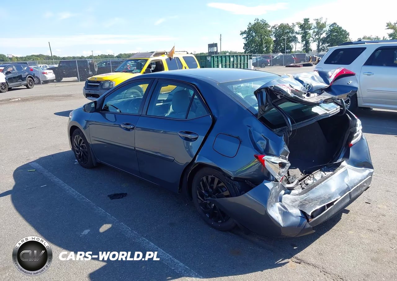 2017 Toyota Corolla Le VIN:2T1BURHE2HC807901 - 3