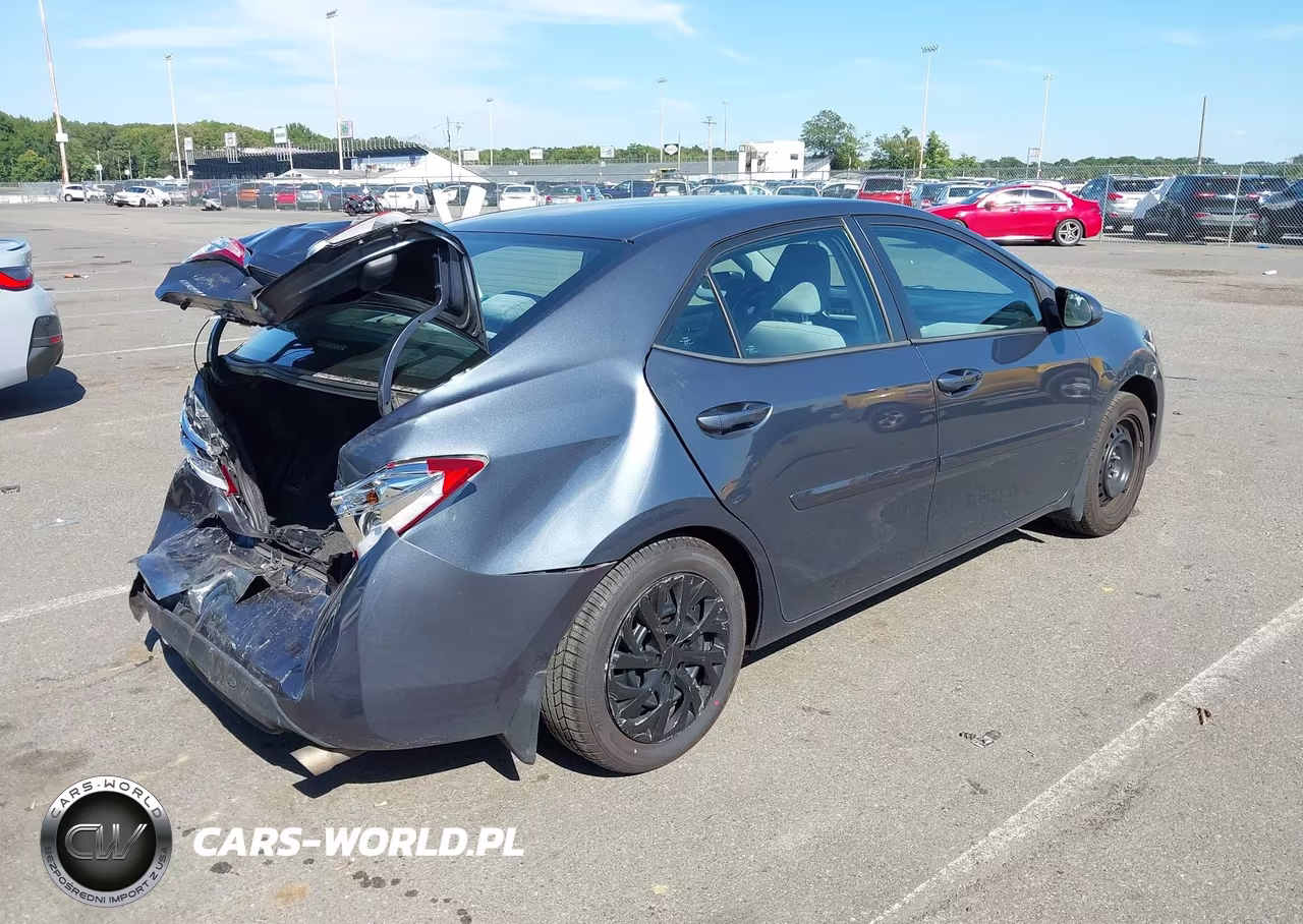 2017 Toyota Corolla Le VIN:2T1BURHE2HC807901 - 4