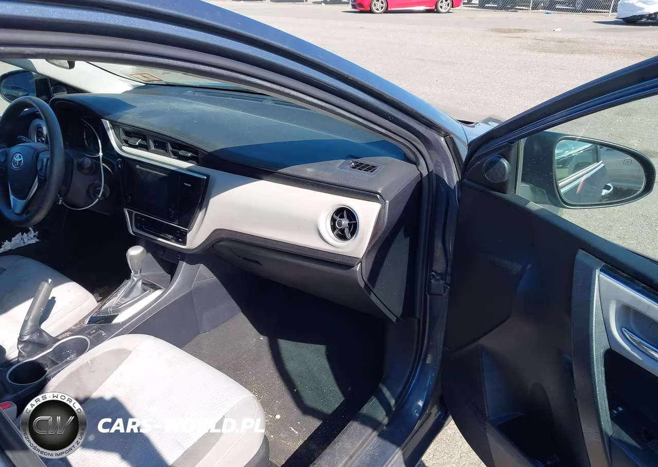 2017 Toyota Corolla Le VIN:2T1BURHE2HC807901 - 5