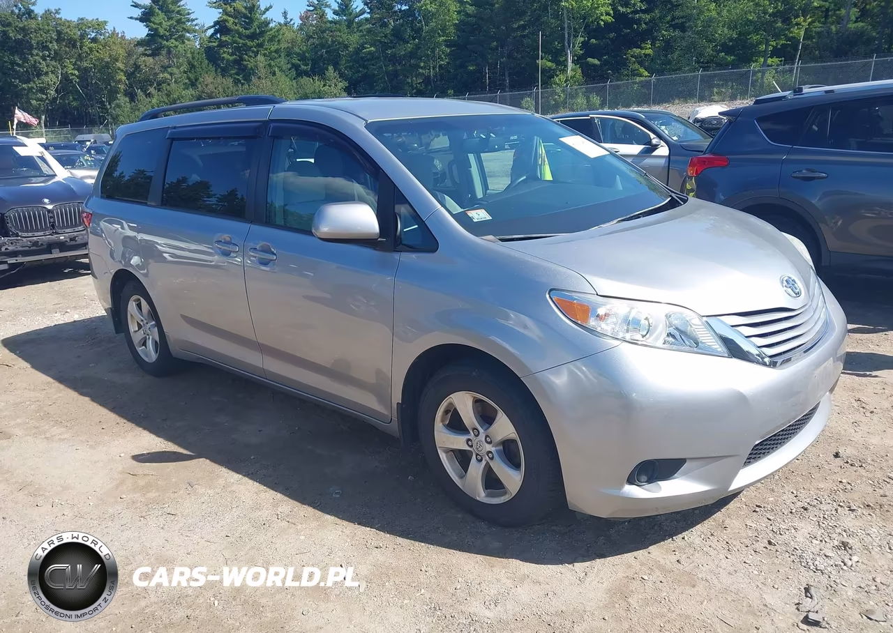 2016 Toyota Sienna Le 8 Passenger