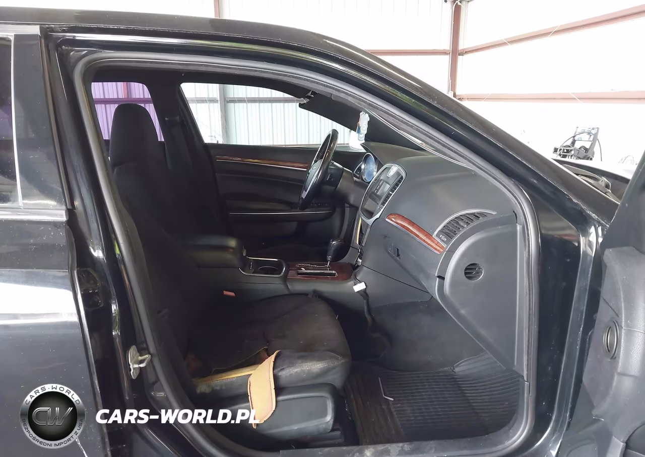 2012 Chrysler 300 VIN:2C3CCAAG6CH146557 - 5