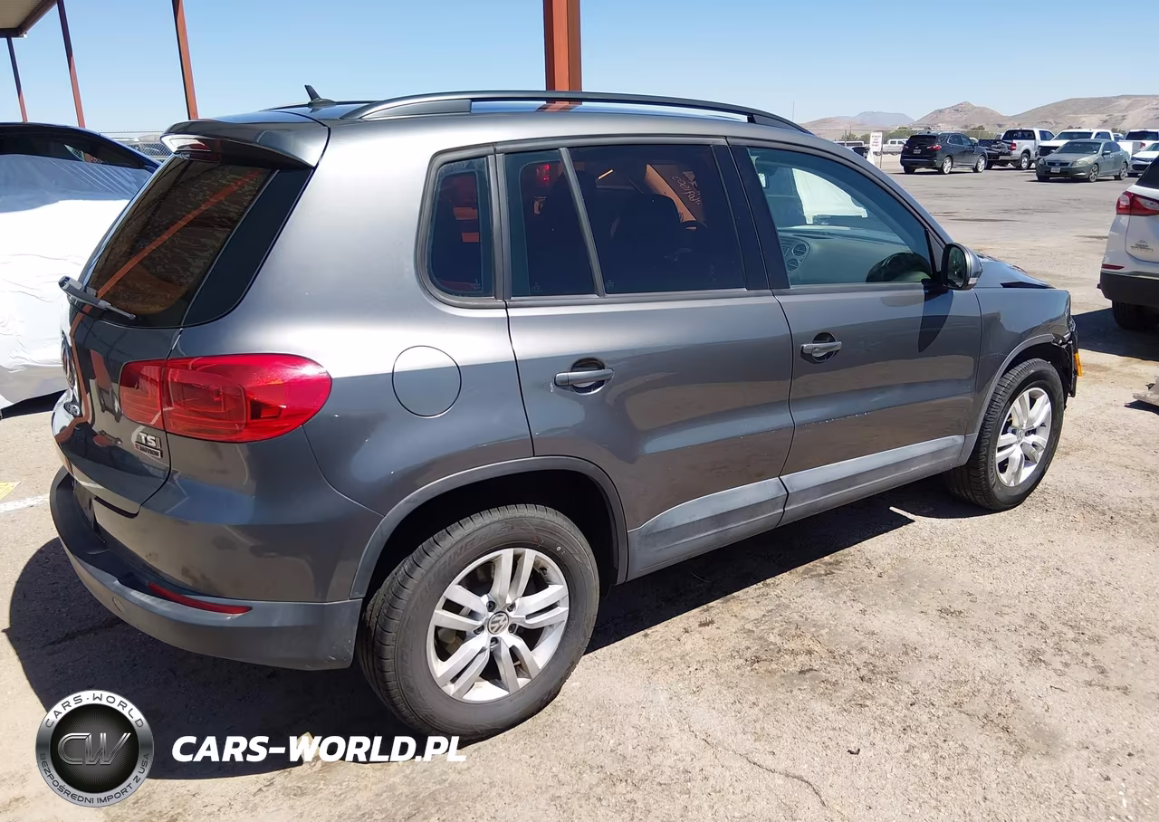 2016 Volkswagen Tiguan S VIN:WVGBV7AX5GW541742 - 4