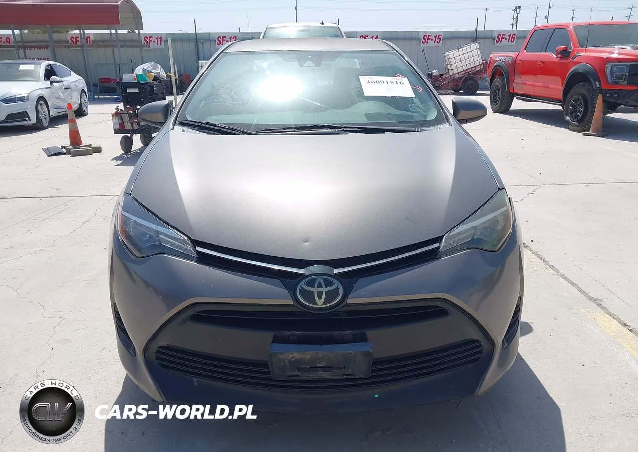 2017 Toyota Corolla Le VIN:5YFBURHE3HP582484 - 12
