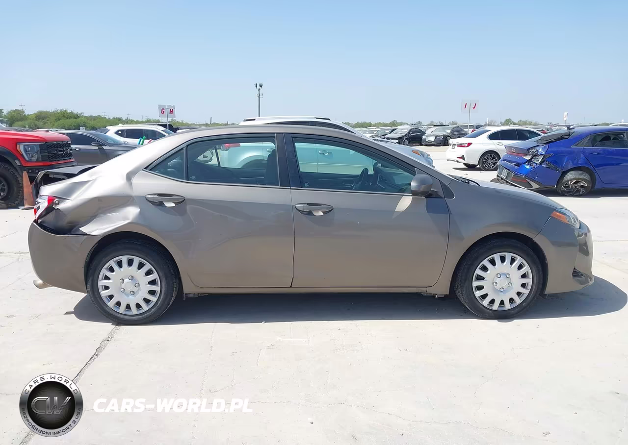 2017 Toyota Corolla Le VIN:5YFBURHE3HP582484 - 13