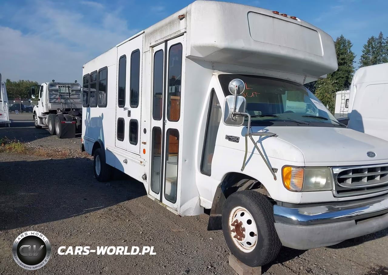 2002 Ford E-450 Cutaway Standard