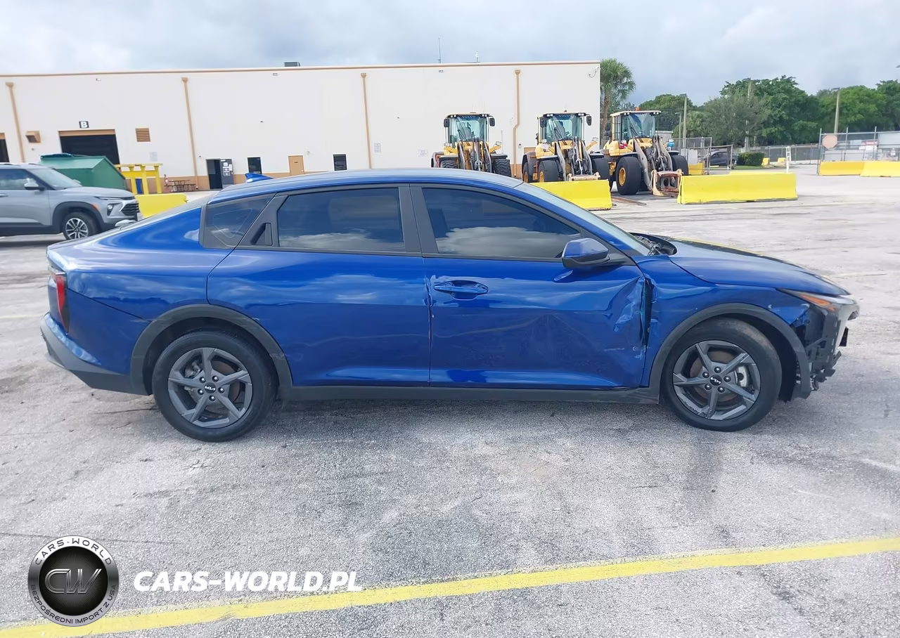 2025 Kia K4 Lxs VIN:3KPFT4DE4SE194993 - 13