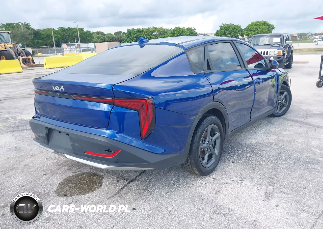2025 Kia K4 Lxs VIN:3KPFT4DE4SE194993 - 4