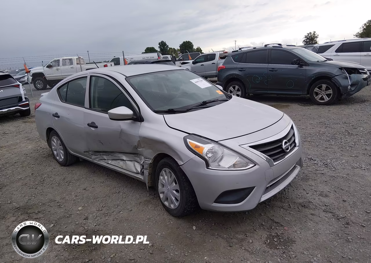 2017 Nissan Versa 1.6 S+