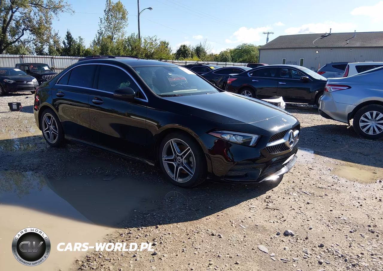 2021 Mercedes-Benz A 220 4Matic – zdjęcie 1 z 12