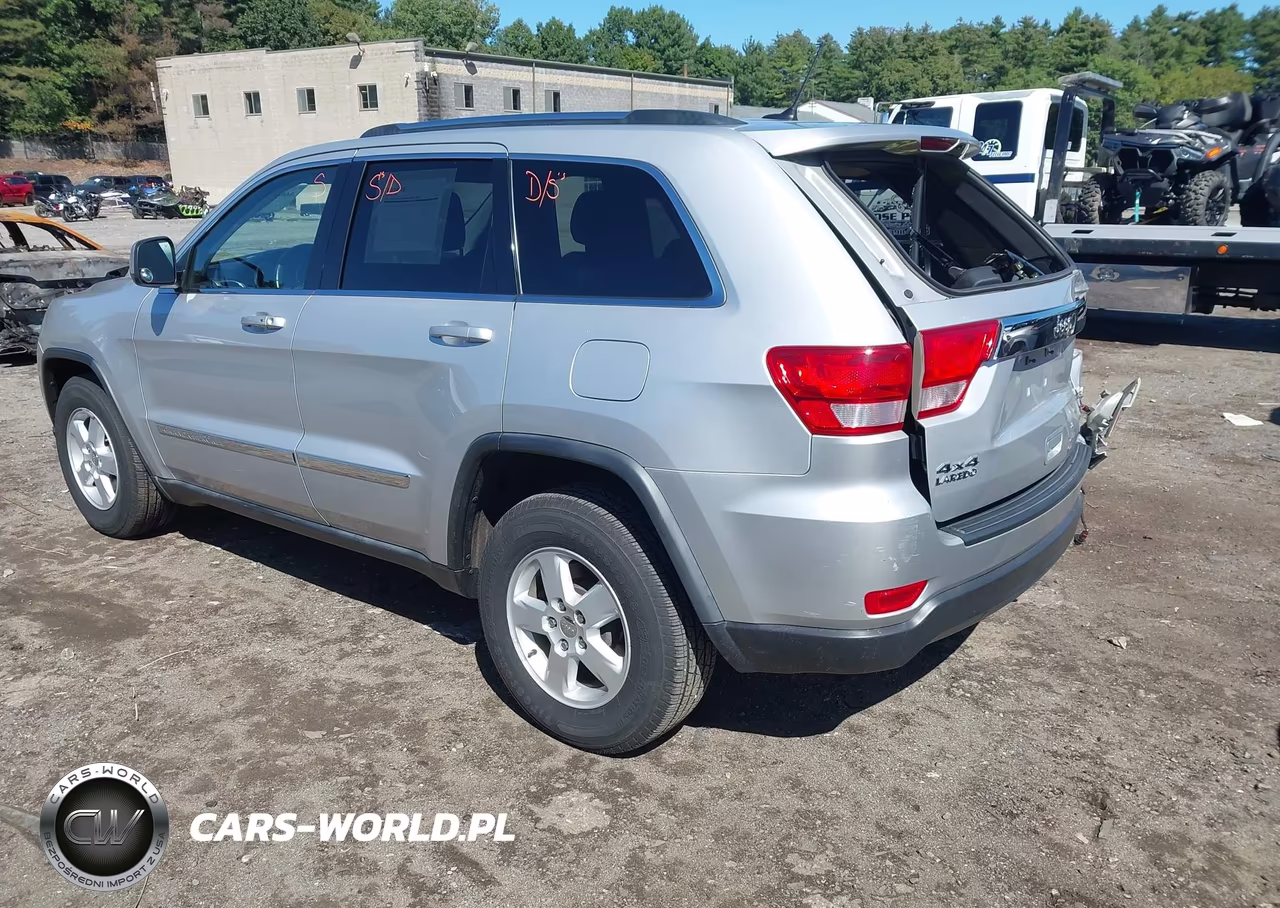 2011 Jeep Grand Cherokee Laredo VIN:1J4RR4GG3BC506909 - 3