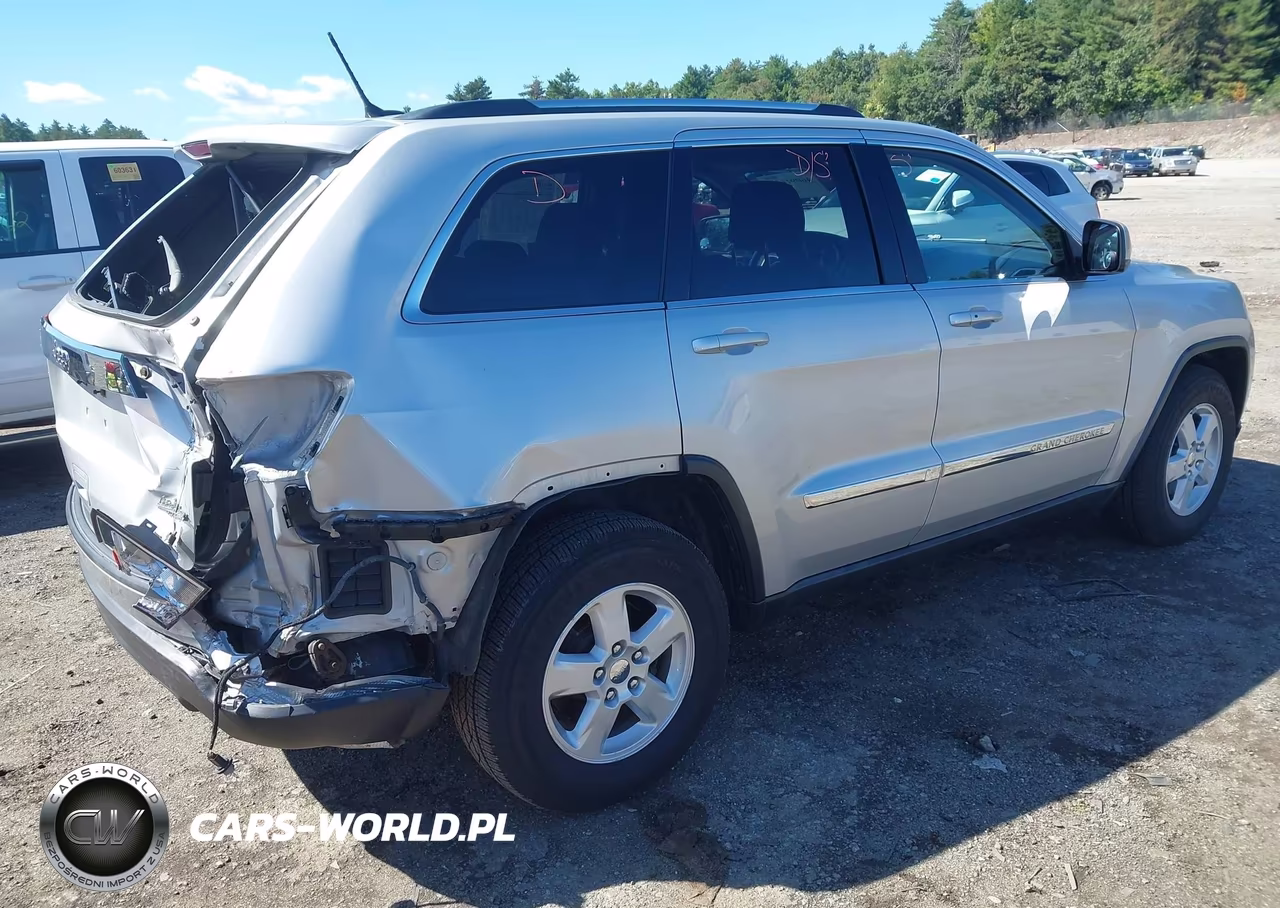 2011 Jeep Grand Cherokee Laredo VIN:1J4RR4GG3BC506909 - 4