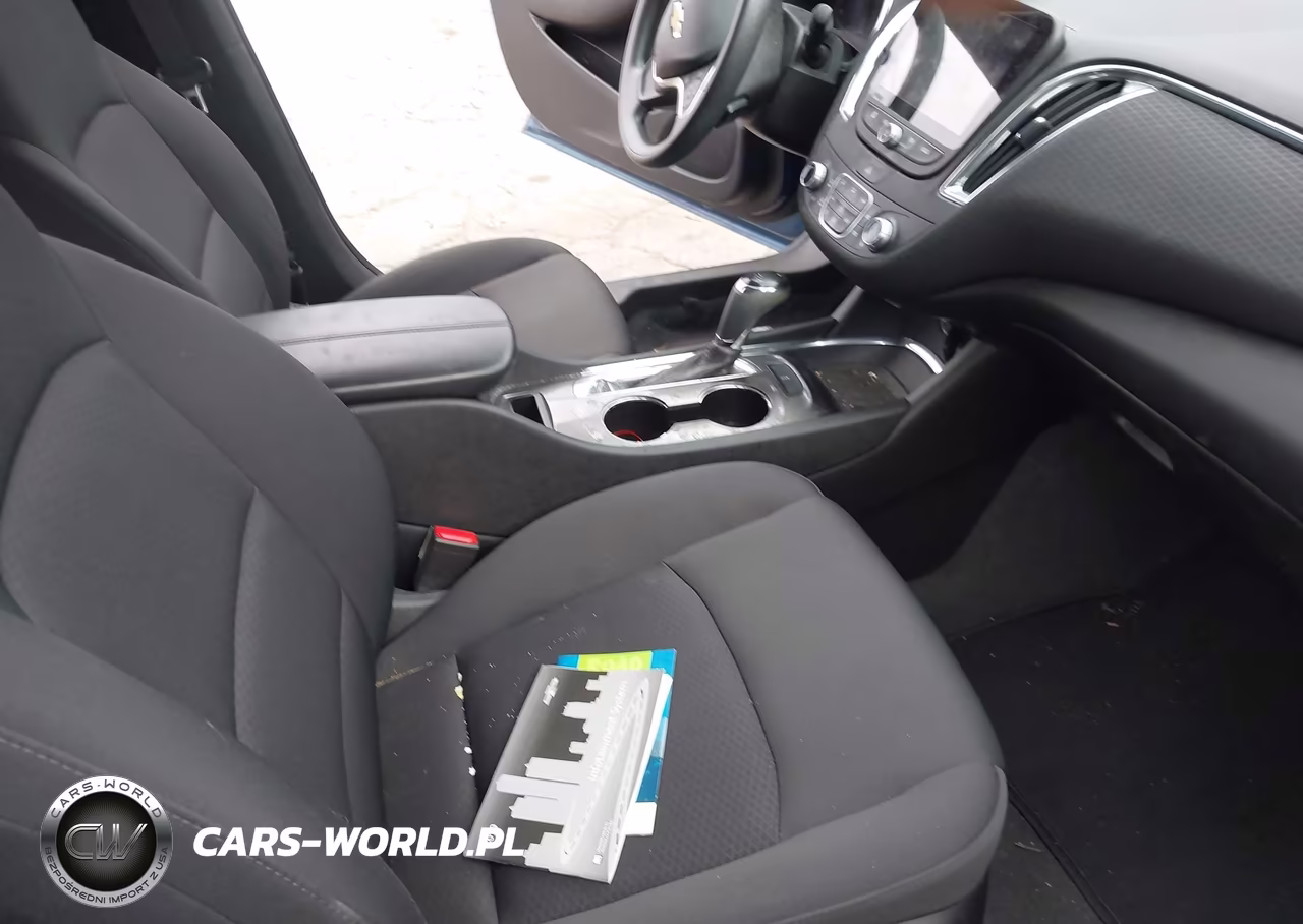 2019 Chevrolet Malibu Lt VIN:1G1ZD5ST2KF145596 - 5