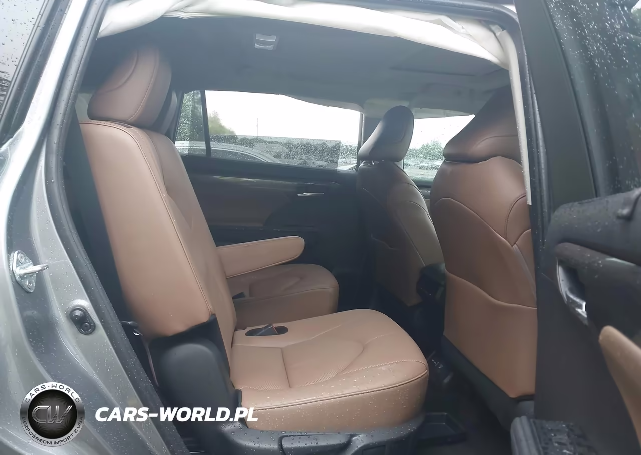 2025 Toyota Highlander Hybrid Limited 25Th Edition VIN:5TDKBRCH5SS649320 - 8