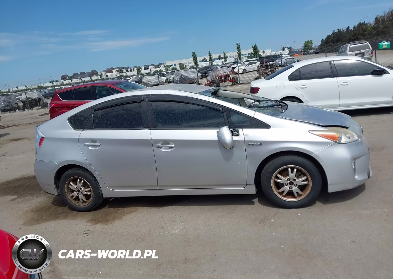 2015 Toyota Prius VIN:JTDKN3DU3F1936075 - 16
