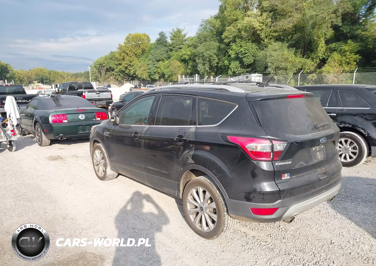 2017 Ford Escape Titanium VIN:1FMCU9J9XHUD91421 - 3