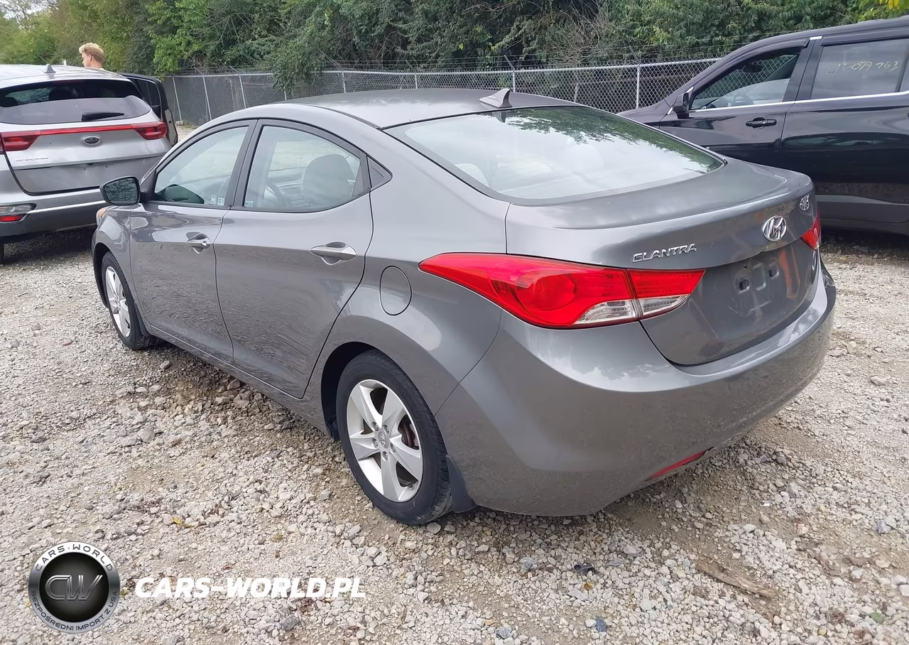 2013 Hyundai Elantra Gls VIN:5NPDH4AE4DH335430 - 3