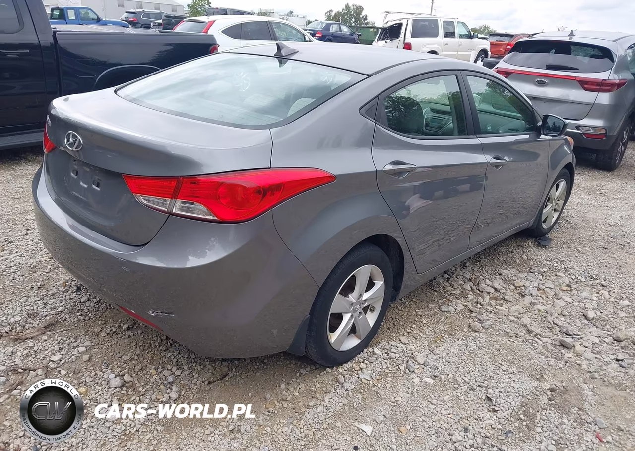 2013 Hyundai Elantra Gls VIN:5NPDH4AE4DH335430 - 4