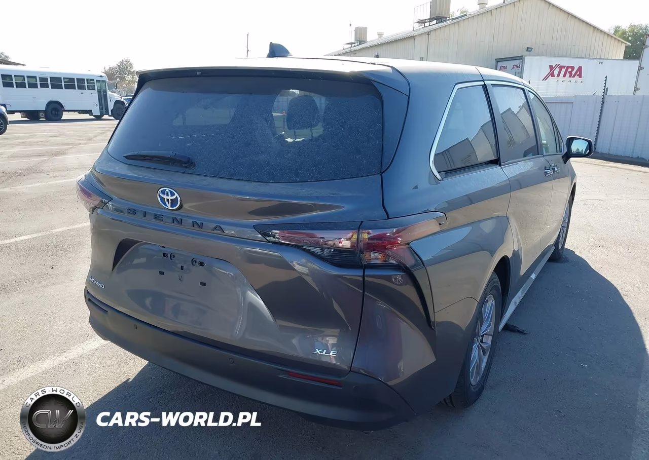 2025 Toyota Sienna Xle VIN:5TDYSKFC7SS175520 - 4