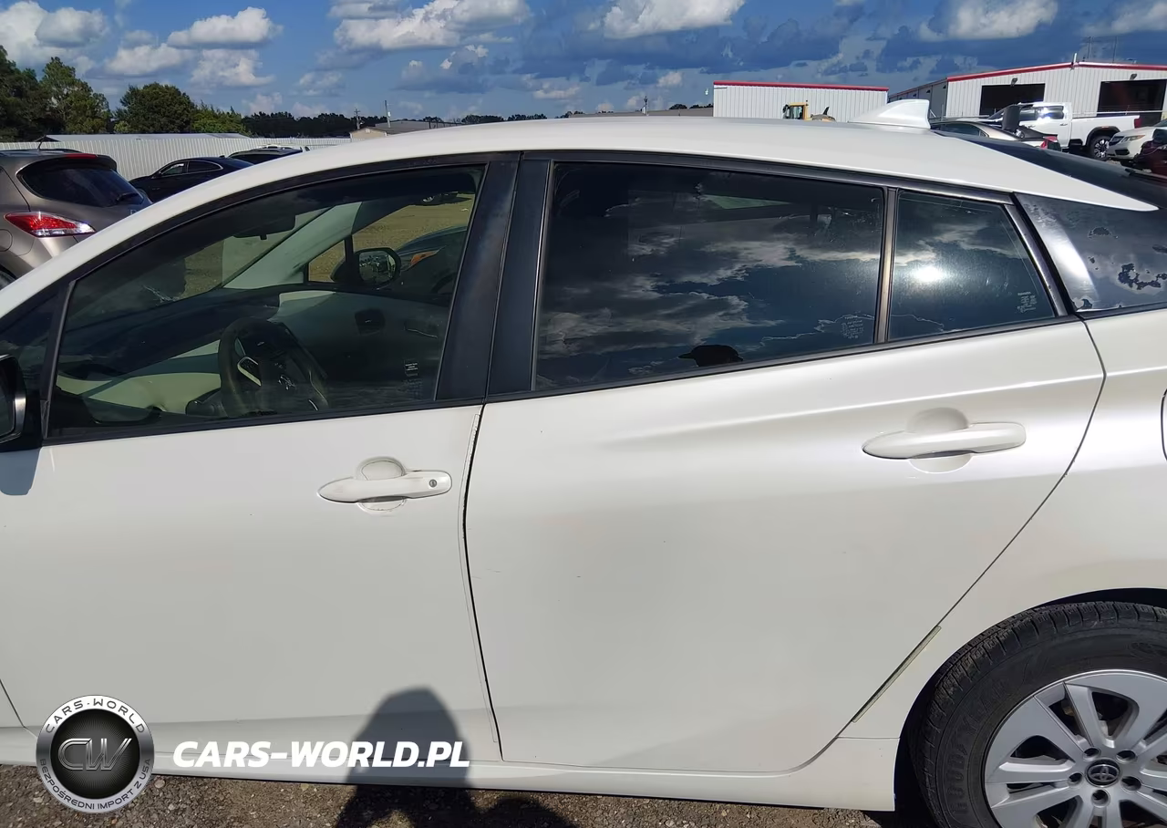 2016 Toyota Prius Two VIN:JTDKBRFU4G3527517 - 15