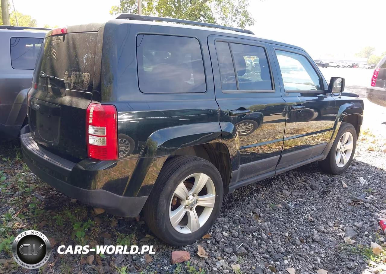 2013 Jeep Patriot Sport VIN:1C4NJRBBXDD228804 - 4
