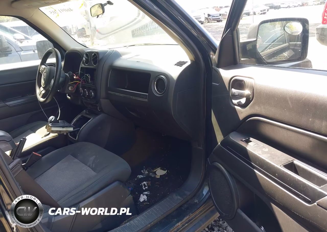 2013 Jeep Patriot Sport VIN:1C4NJRBBXDD228804 - 5