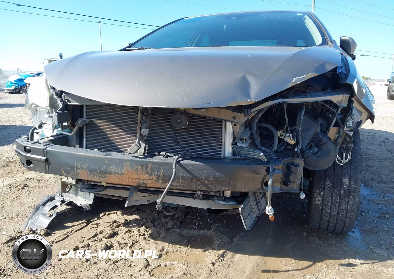 2017 Toyota Corolla Se VIN:5YFBURHE7HP675217 - 6