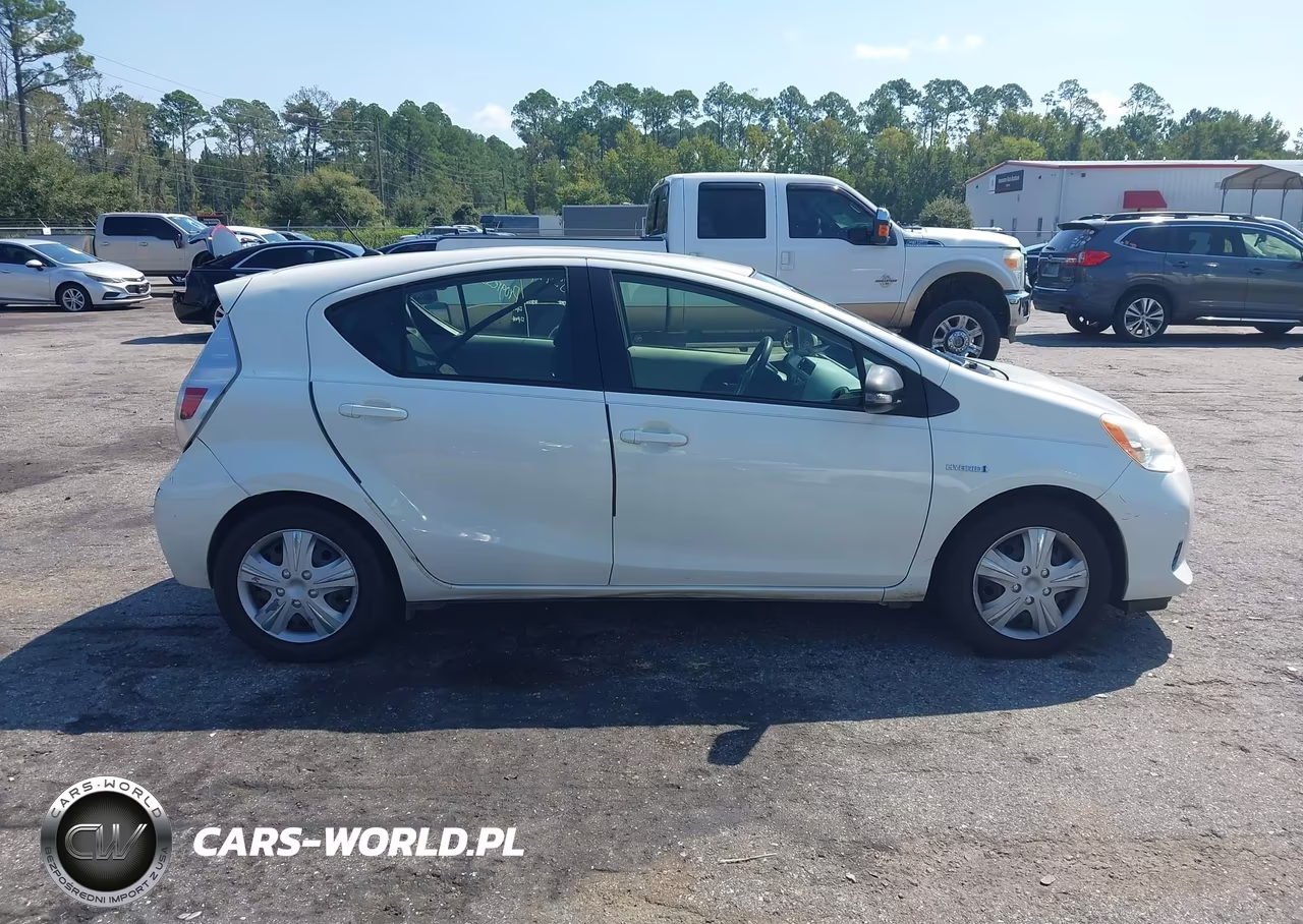 2012 Toyota Prius C Two VIN:JTDKDTB32C1520866 - 13