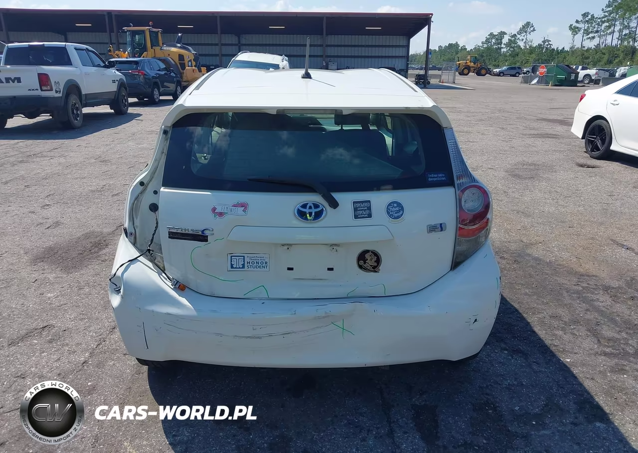 2012 Toyota Prius C Two VIN:JTDKDTB32C1520866 - 16