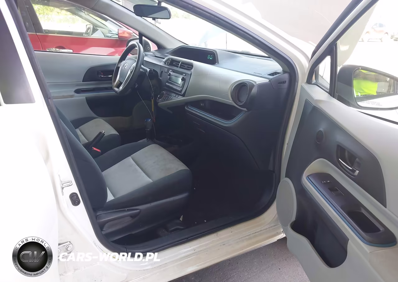 2012 Toyota Prius C Two VIN:JTDKDTB32C1520866 - 5