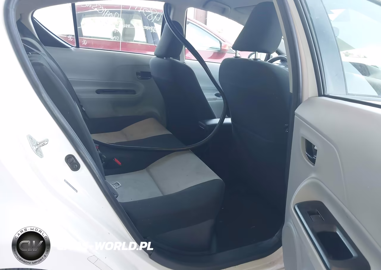 2012 Toyota Prius C Two VIN:JTDKDTB32C1520866 - 8