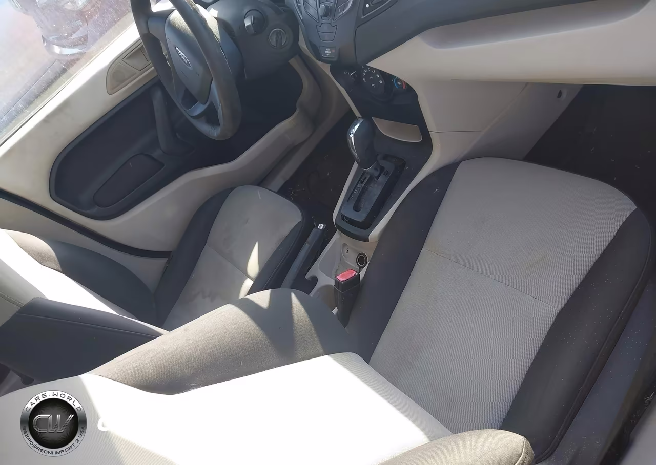 2011 Ford Fiesta S VIN:3FADP4AJ4BM156656 - 5