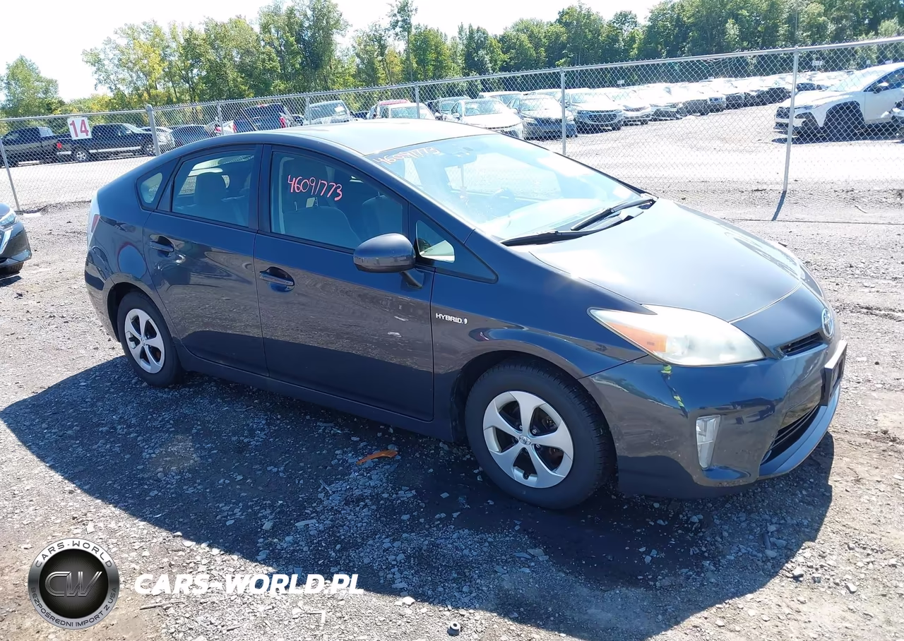 2013 Toyota Prius Three – zdjęcie 1 z 16