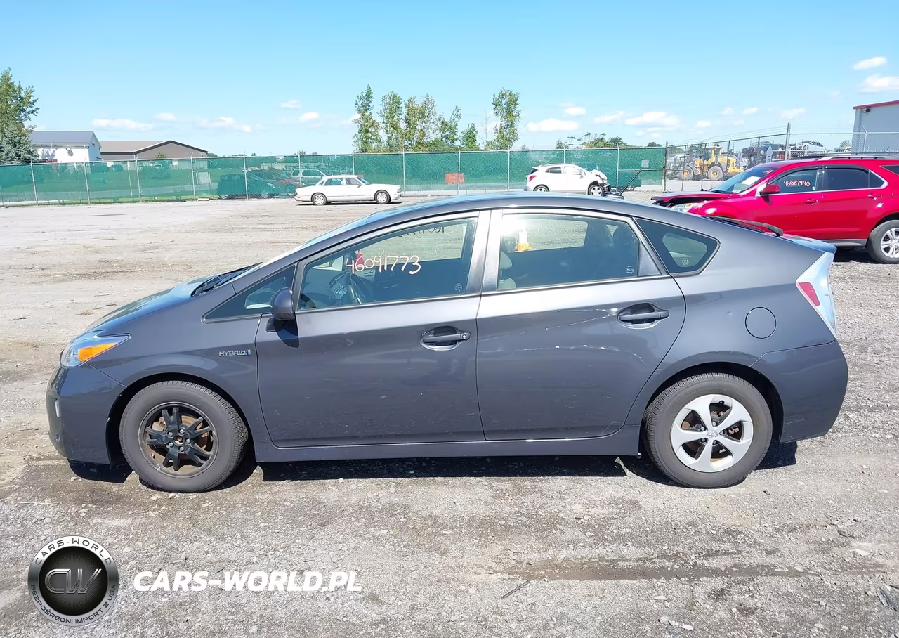 2013 Toyota Prius Three VIN:JTDKN3DU6D1679300 - 14