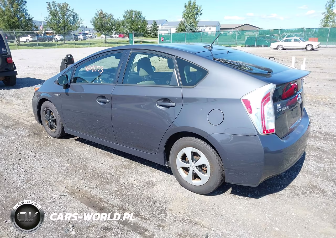 2013 Toyota Prius Three VIN:JTDKN3DU6D1679300 - 3