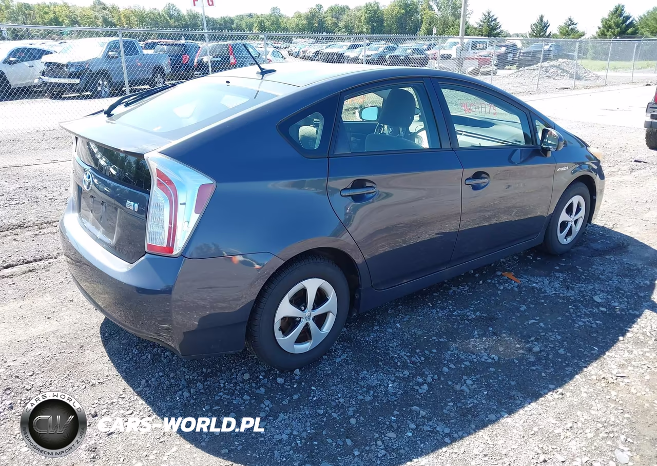 2013 Toyota Prius Three VIN:JTDKN3DU6D1679300 - 4