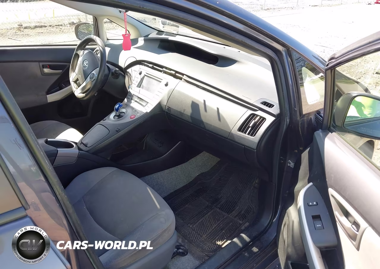 2013 Toyota Prius Three VIN:JTDKN3DU6D1679300 - 5