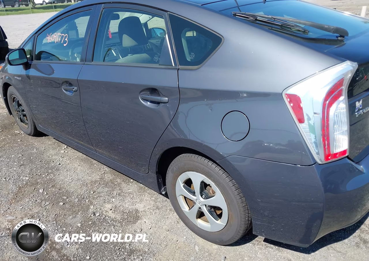 2013 Toyota Prius Three VIN:JTDKN3DU6D1679300 - 6