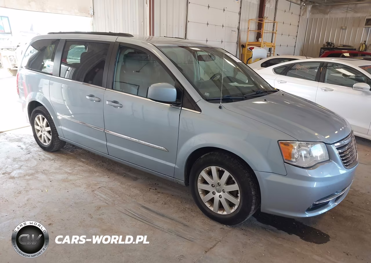 2016 Chrysler Town & Country Touring – zdjęcie 1 z 16