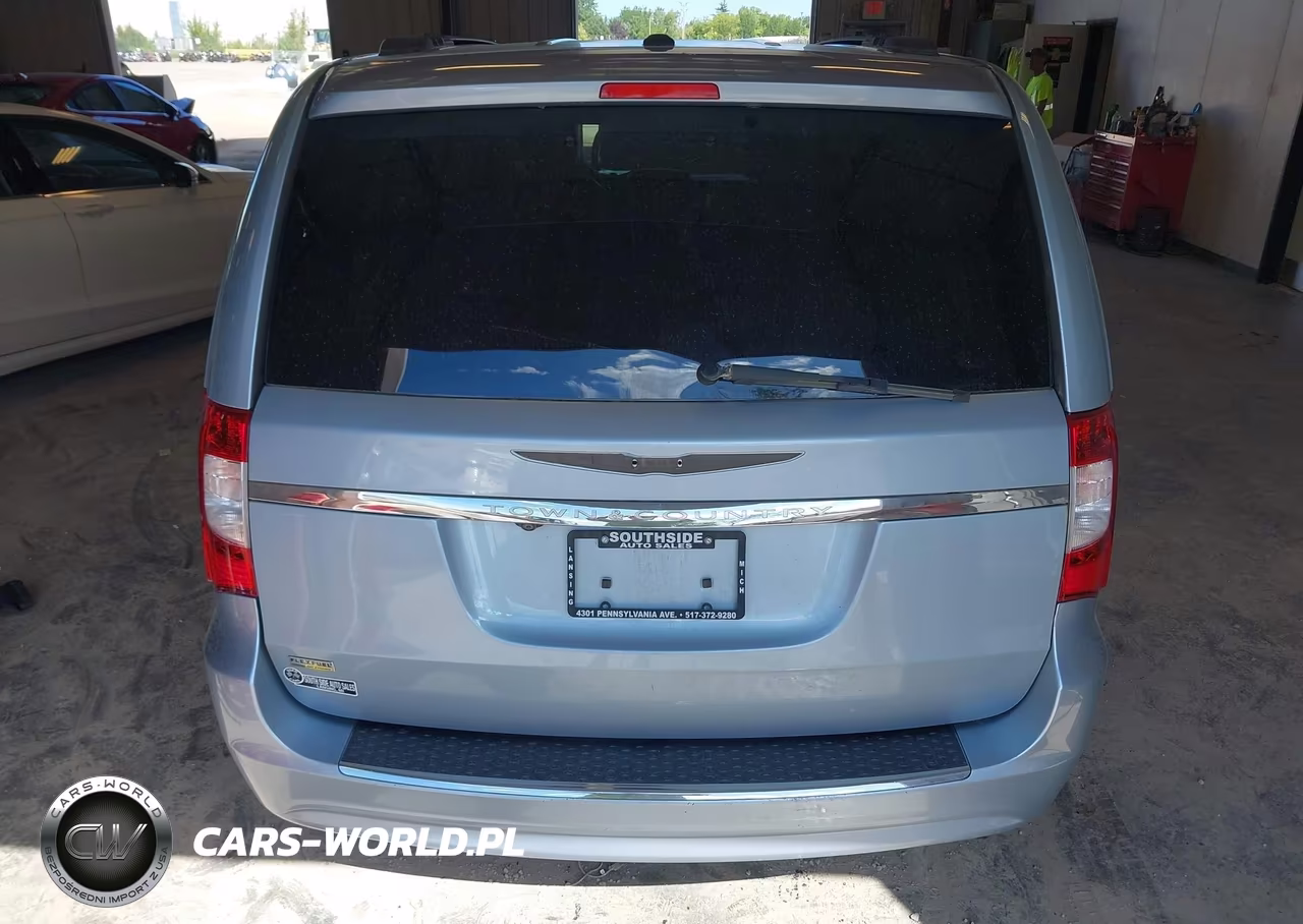 2016 Chrysler Town & Country Touring VIN:2C4RC1BG3GR281550 - 16