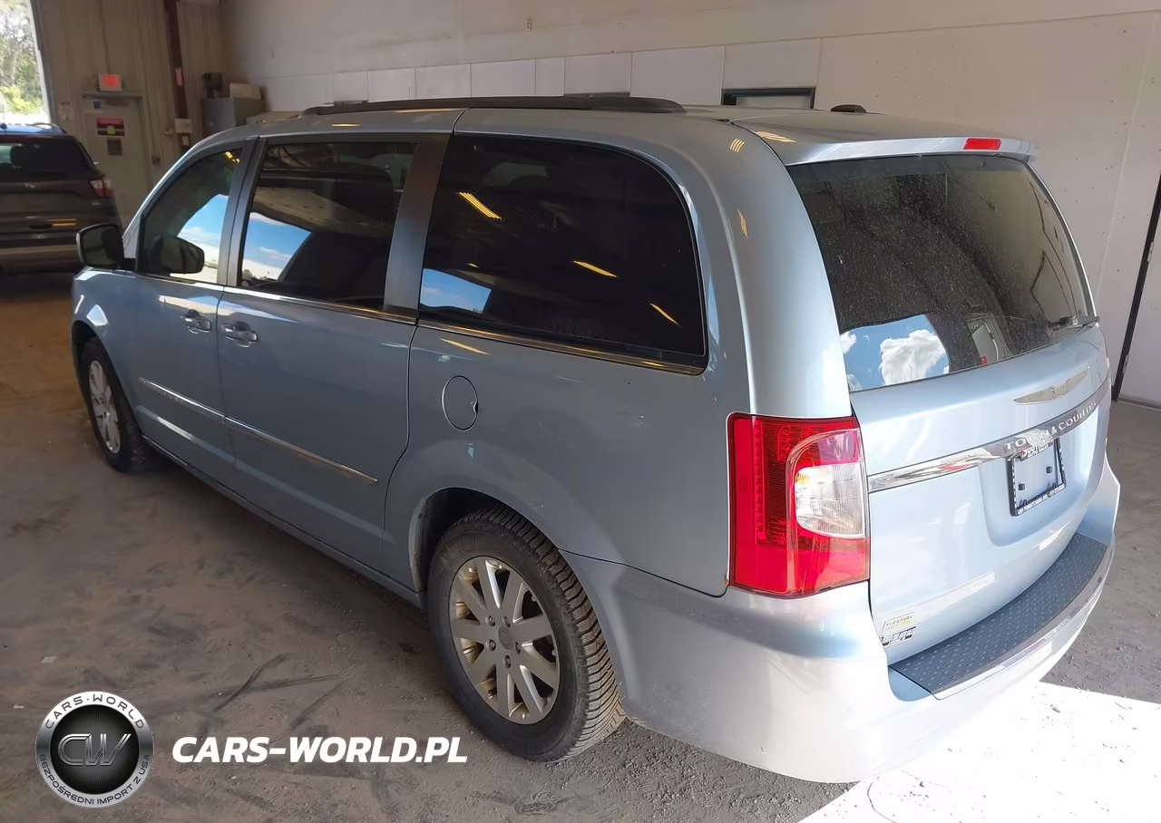 2016 Chrysler Town & Country Touring VIN:2C4RC1BG3GR281550 - 3