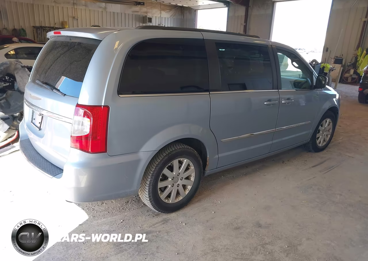 2016 Chrysler Town & Country Touring VIN:2C4RC1BG3GR281550 - 4