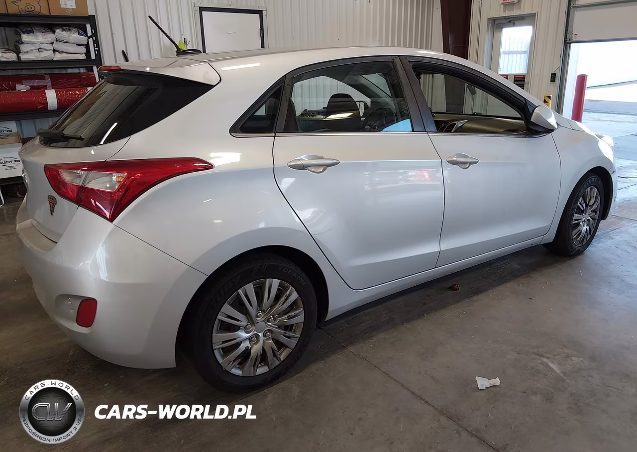 2017 Hyundai Elantra Gt VIN:KMHD35LHXHU377331 - 4